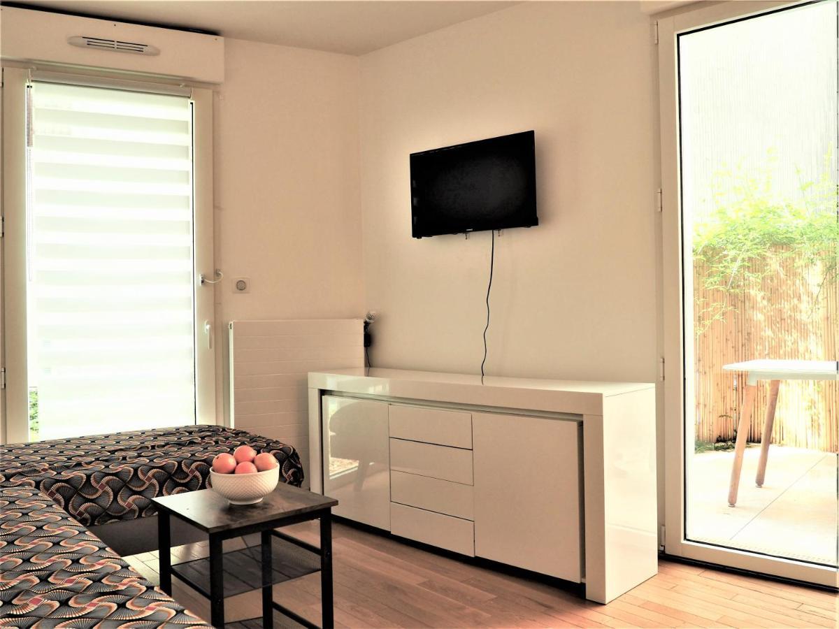 Deux Pieces Avec Terrasse Appartement *